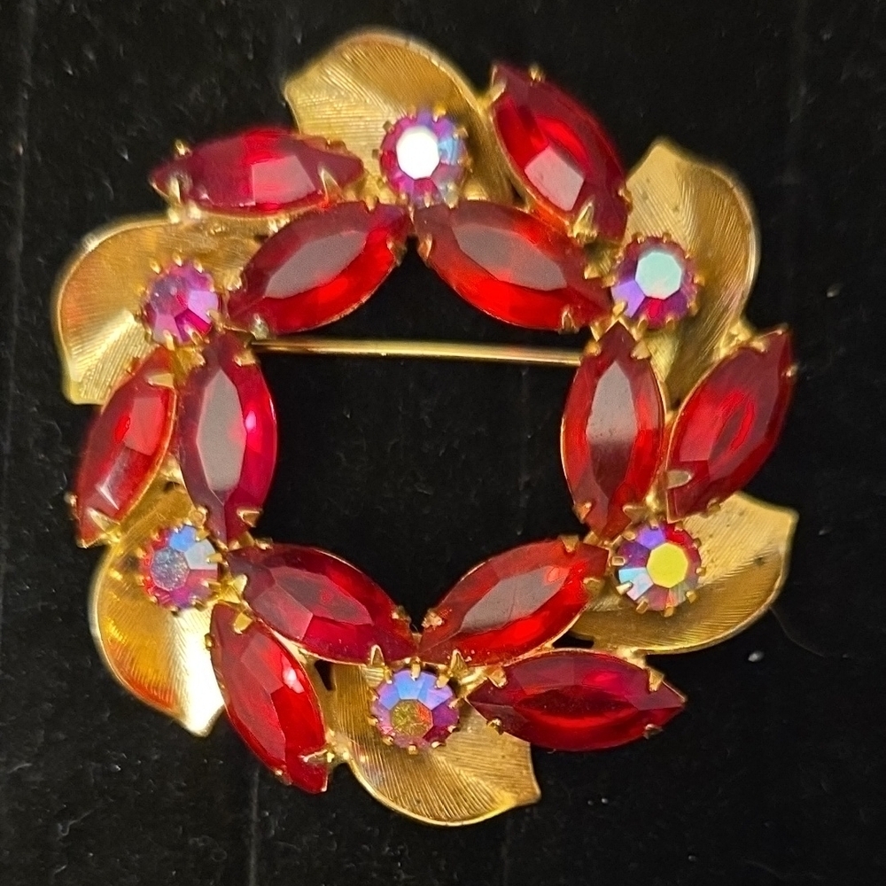 Vintage Juliana Red and Gold Wreath Brooch w/ Aurora Borealis